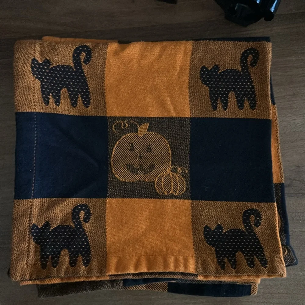 Halloween napkins and rings